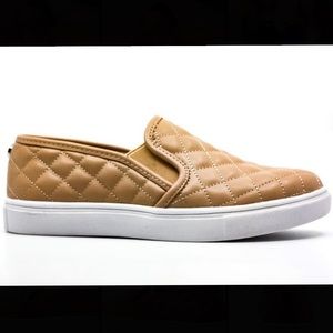 NEW❗️STEVE MADDEN - NUDE ECENTRCQ SNEAKERS